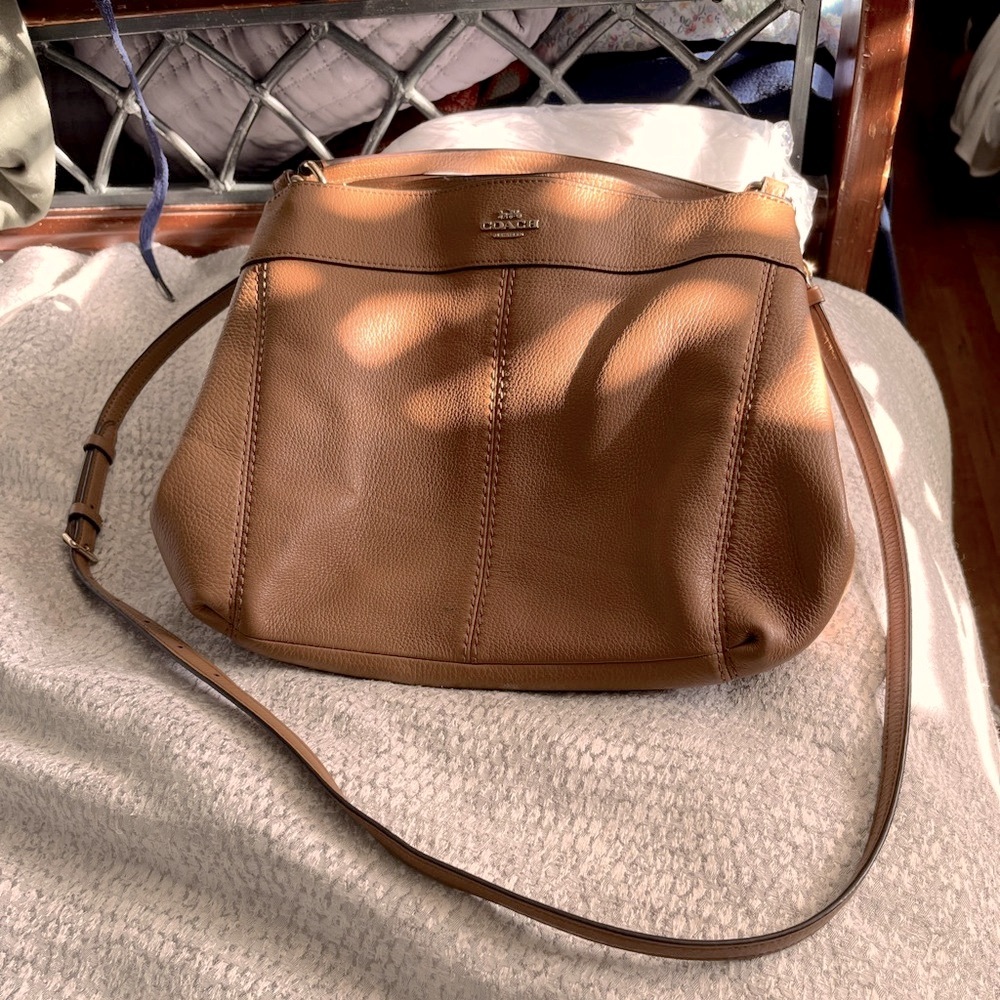 Coach Lexy - image 1